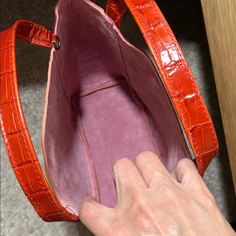 FAUX Croc-Embossed Leather Tote Bag - Red - Picture 15 of 16